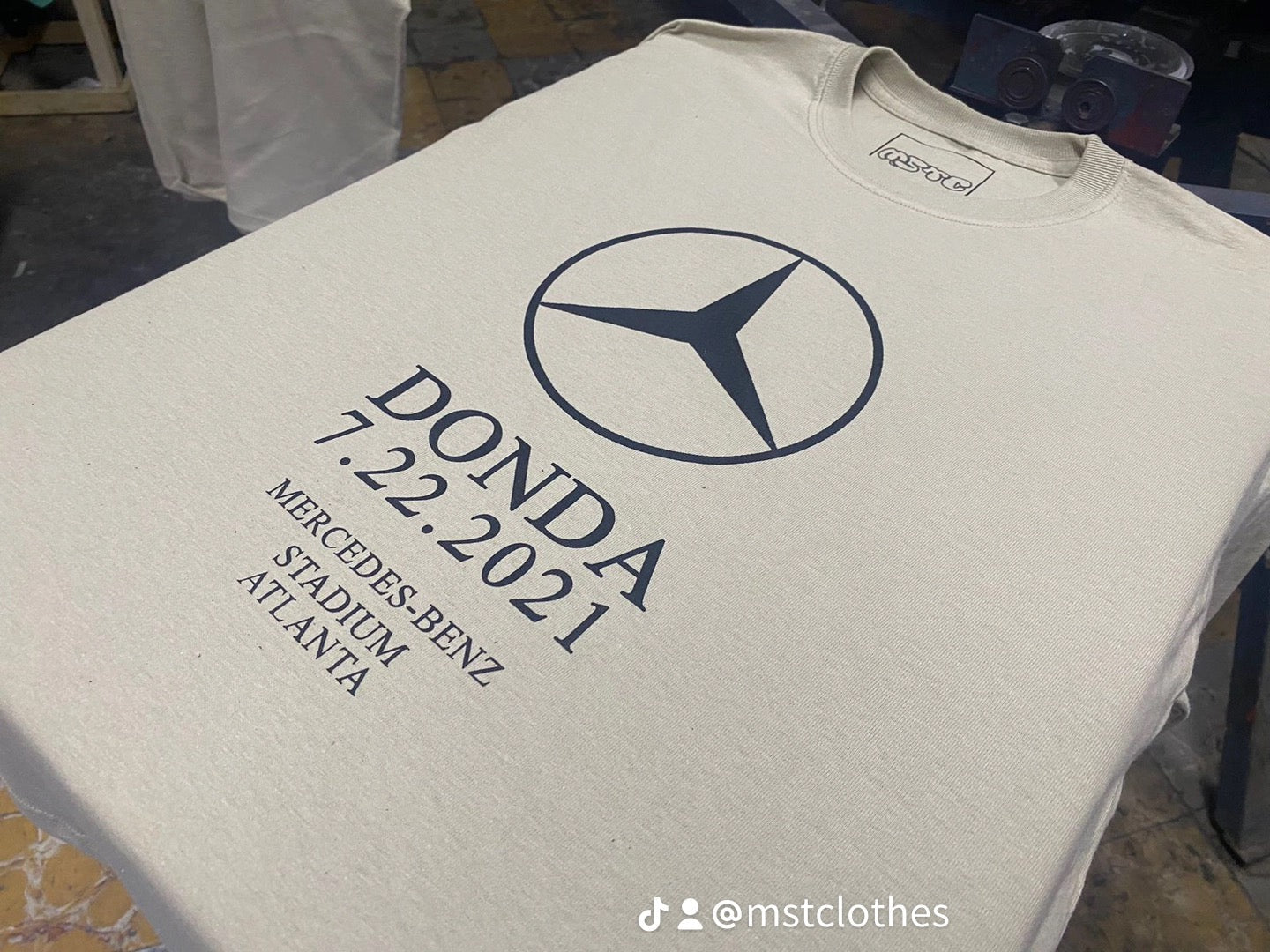 Camiseta Donda Mercedes Benz
