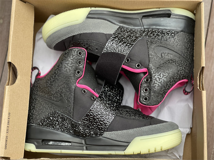 YEEZY ROJO OCTUBRE