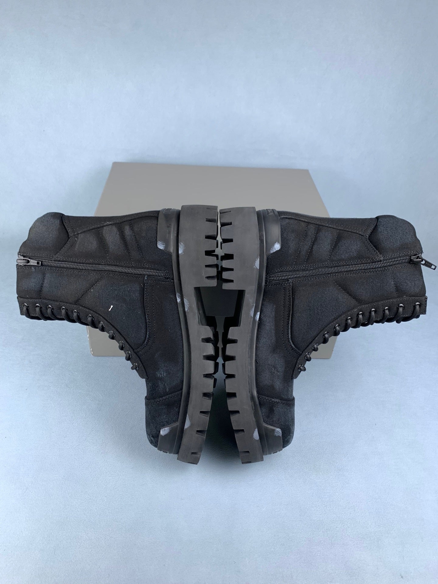 B4L3NCI4GA STRIKE BOOTS