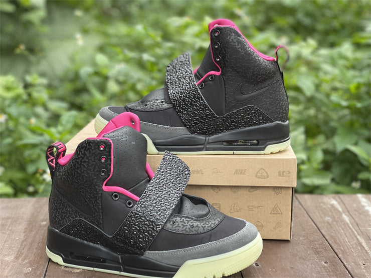 YEEZY RED OCTOBER