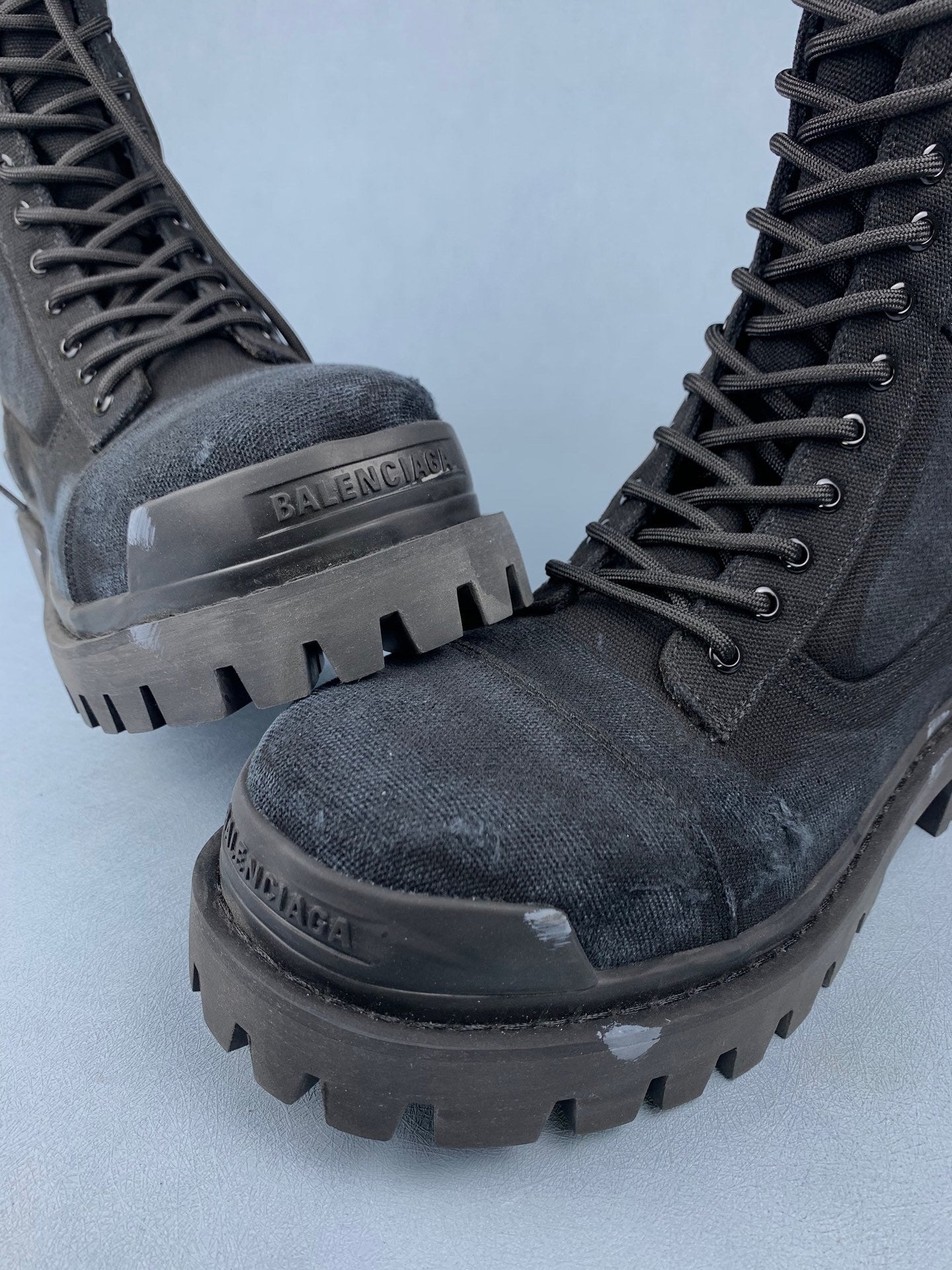 B4L3NCI4GA STRIKE BOOTS