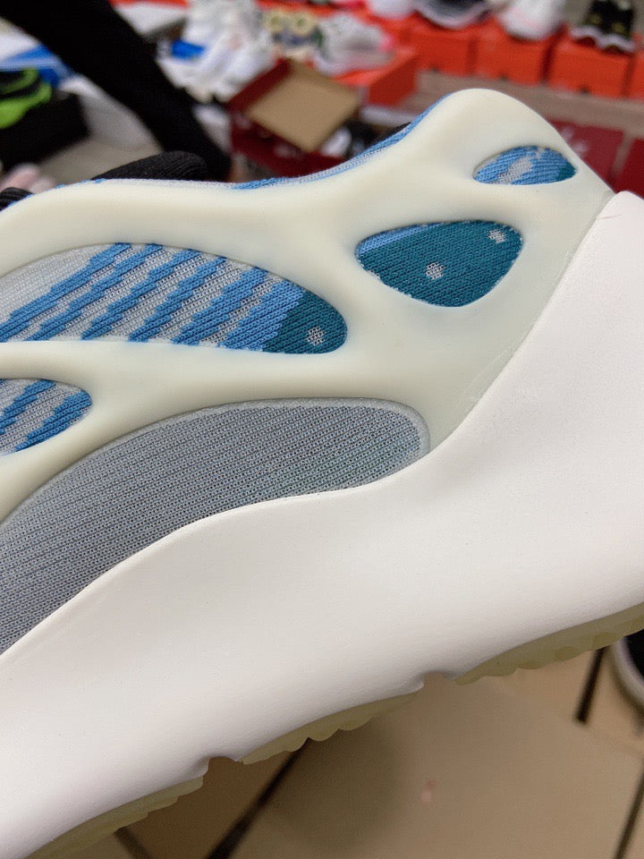 Yeezy 700 v3 (réplica)