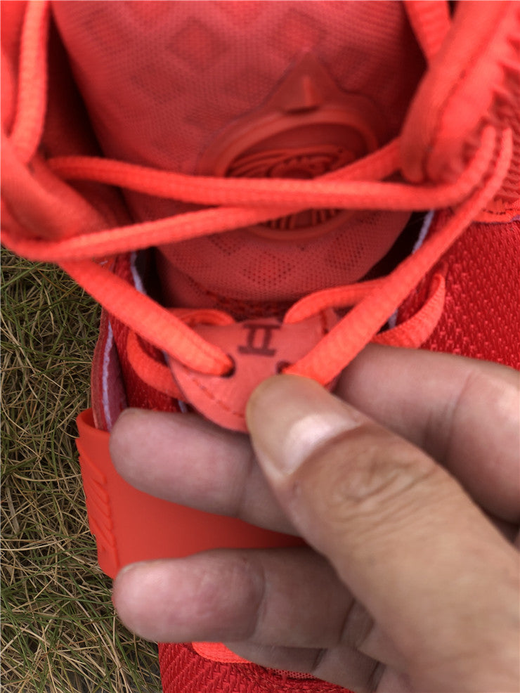 YEEZY ROJO OCTUBRE