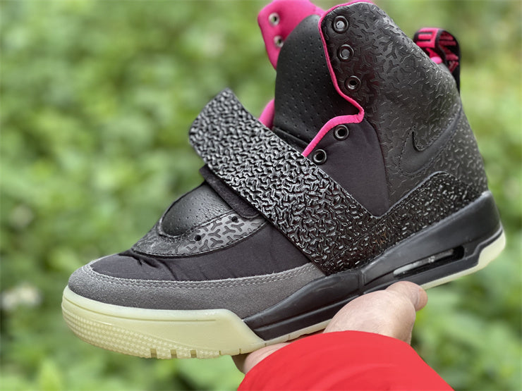 YEEZY ROJO OCTUBRE