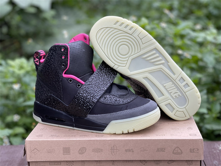 YEEZY ROJO OCTUBRE