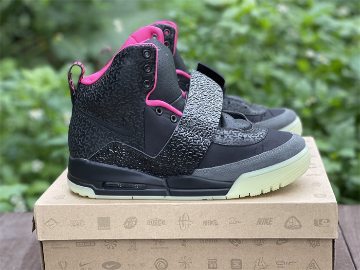 YEEZY ROJO OCTUBRE