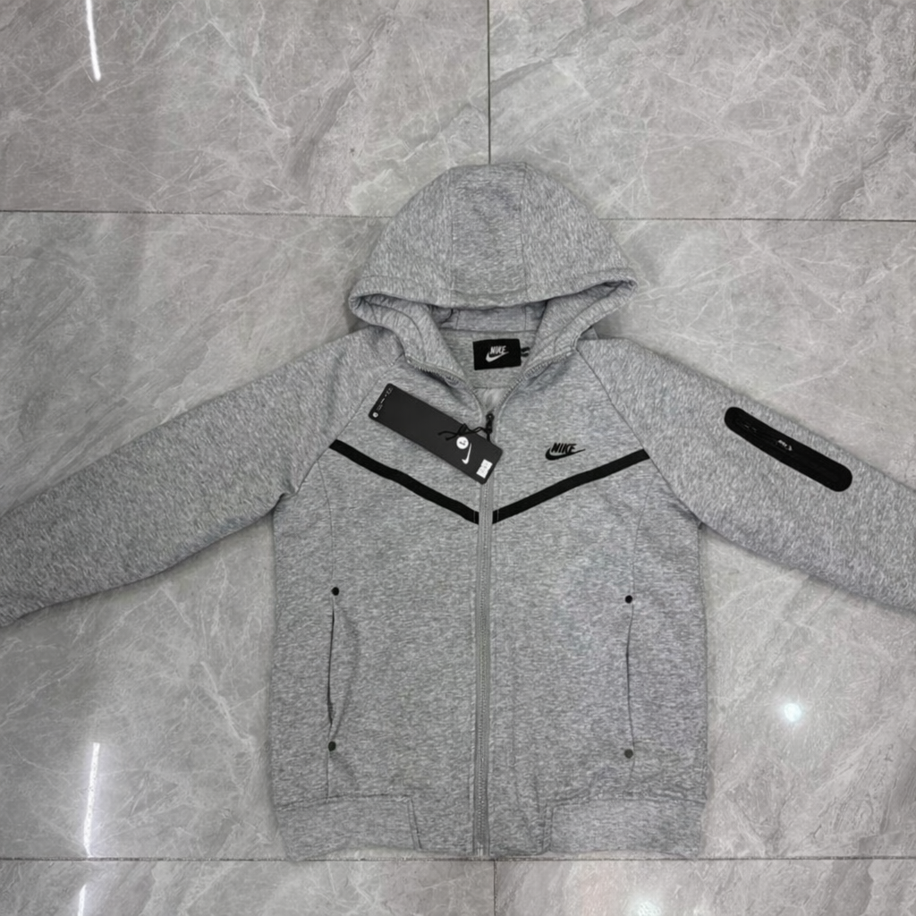 SUDADERA CON CAPUCHA NIKE TECH