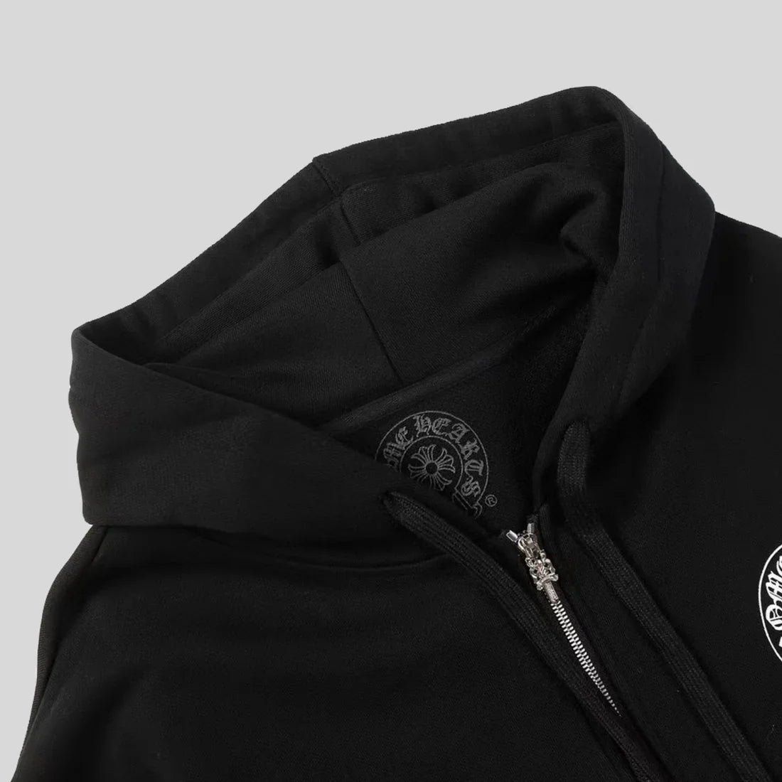 ZIPPER HOODIE CORAZONES CROMADOS