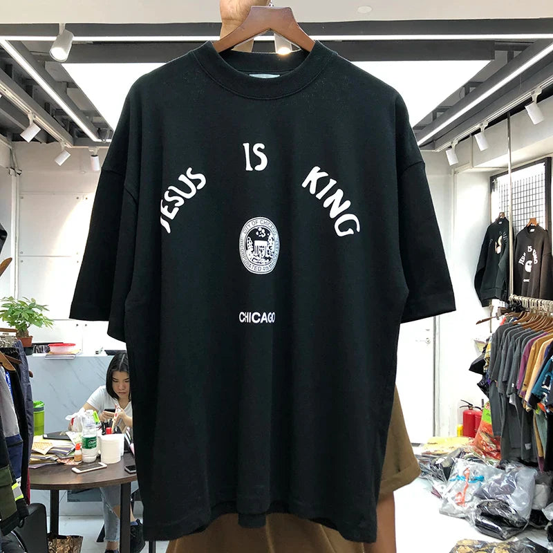 Camiseta Oversized Jesus is King Chicago