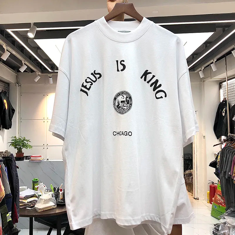 Camiseta Oversized Jesus is King Chicago