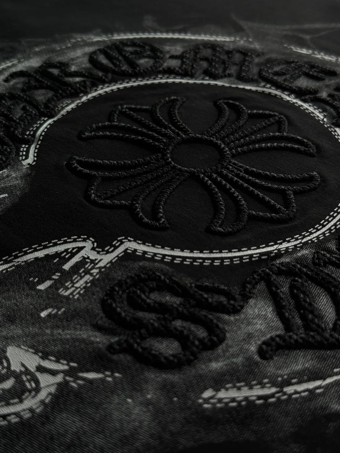 PLAYERA CORAZONES CROMADOS GHOST