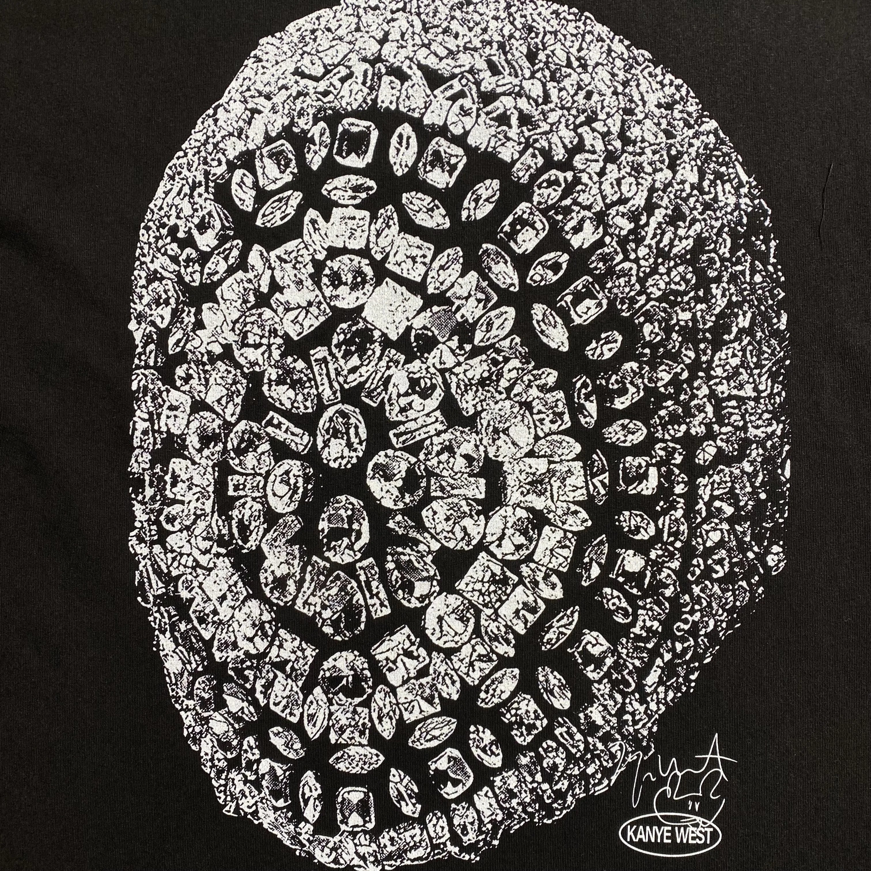 CAMISETA CON LA MÁSCARA DE YE MARGIELA