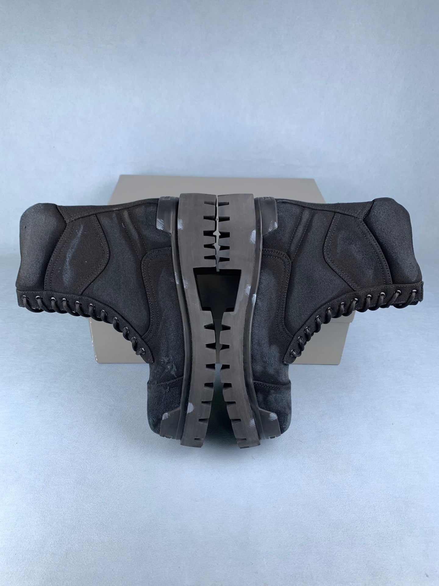 B4L3NCI4GA STRIKE BOOTS