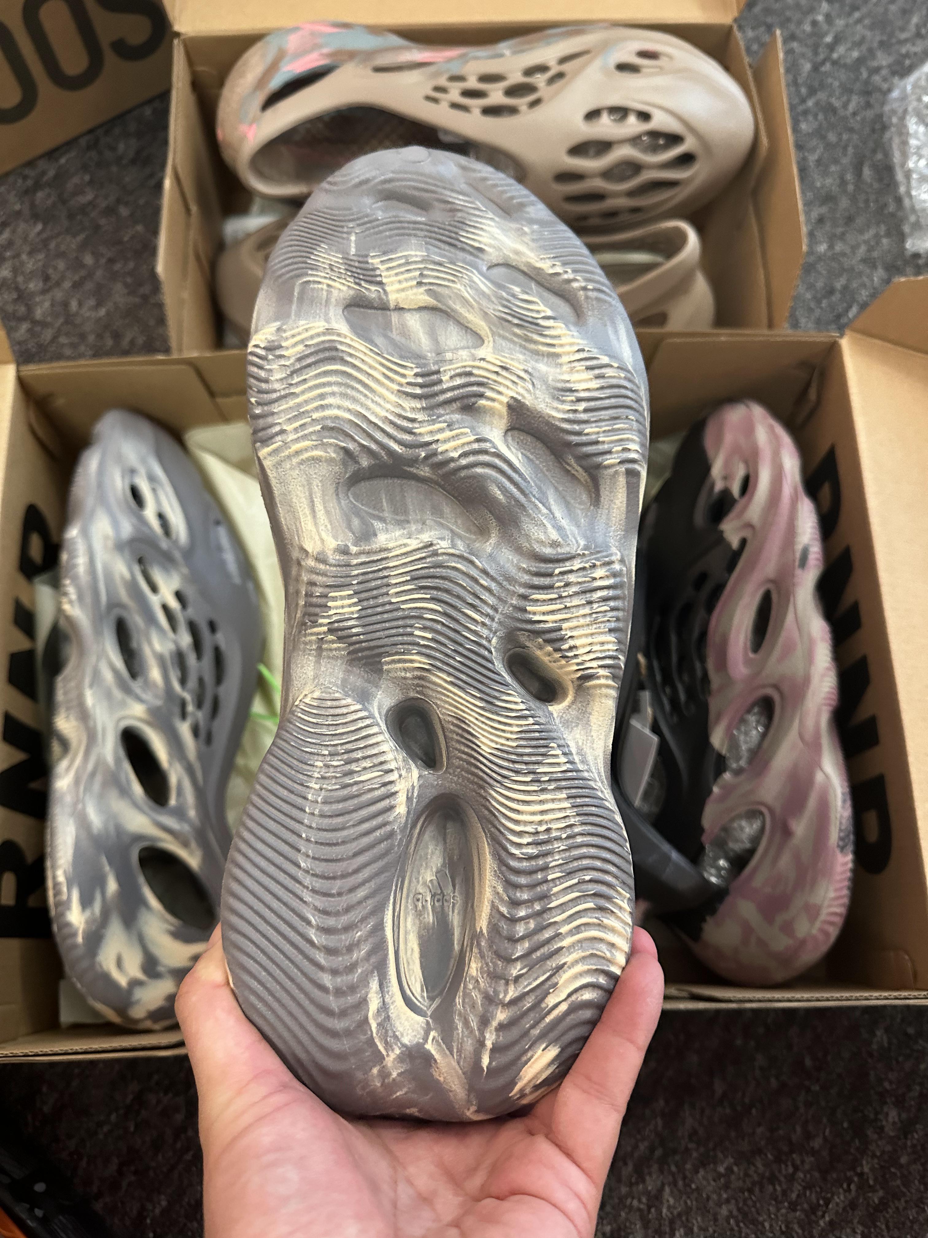 Yeezy Foam Runner 1:1 (muchos modelos)
