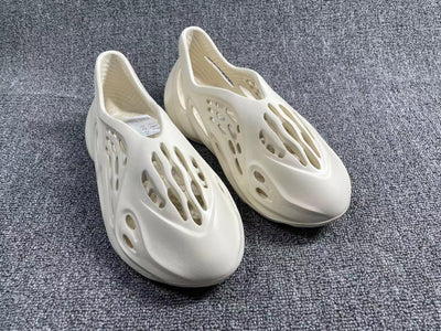 Yeezy Foam Runner 1:1 (muchos modelos)