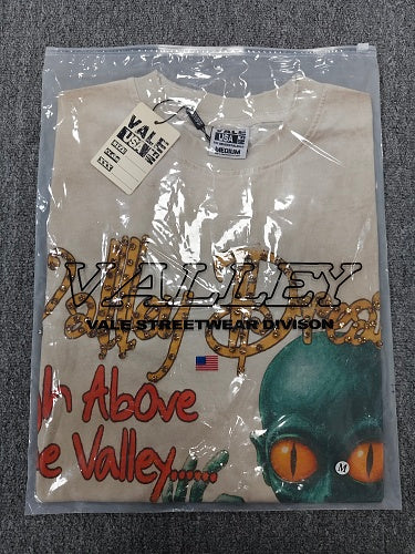 VALL3Y DRE4MS ALIEN TEE