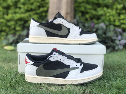 Jordan x Travis Scott
Jordan 1 low verde oliva
