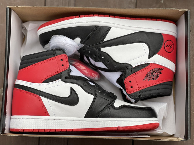 Nike Air Jordan 1 Retro High OG W Satin Black Toe Rojo